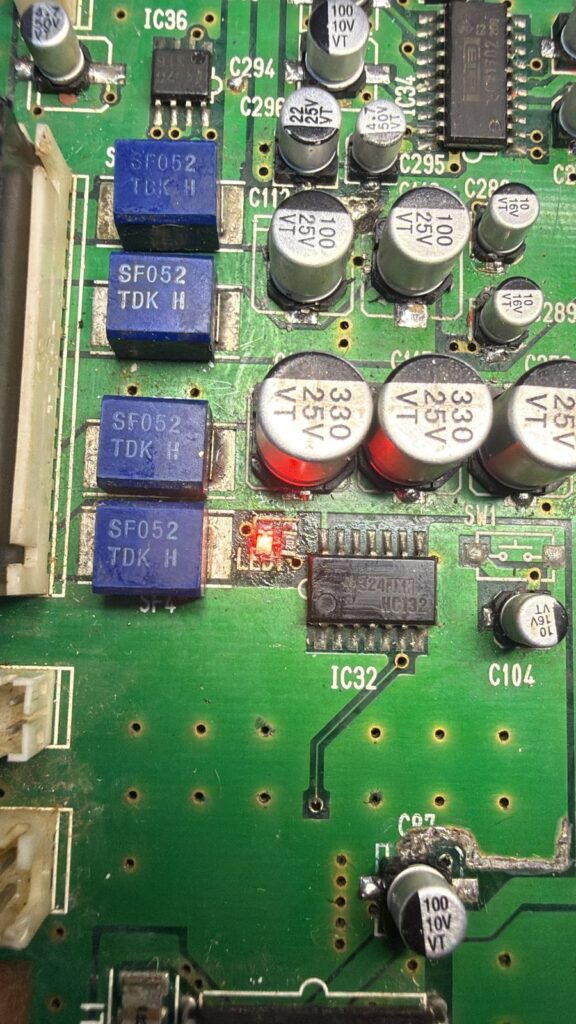 The 8V detector debug LED