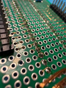 Assembly of the FLASH memory to fit the DIP44 pinout of the original EPROM.